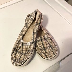 Falls Creek size 6 plaid slip on shoes